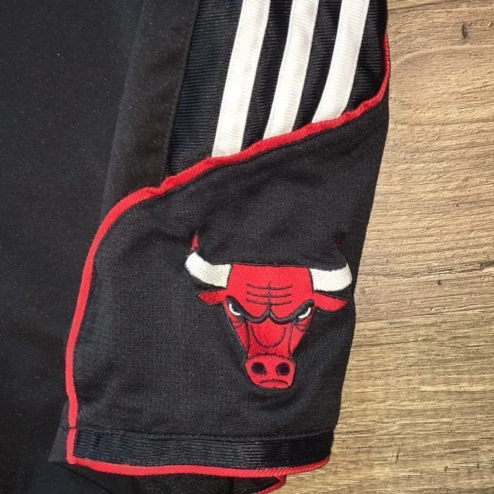 Adidas Chicago Bulls sewn lined basketball shorts